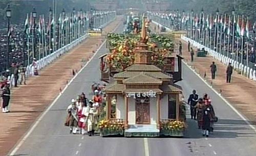 गणतंत्र दिवस पर राजपथ पर निकली परेड