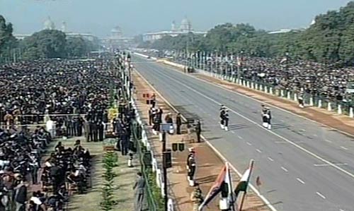गणतंत्र दिवस पर राजपथ पर निकली परेड