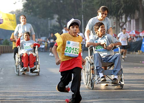 मैराथन में जमकर दौड़ी मुंबई...