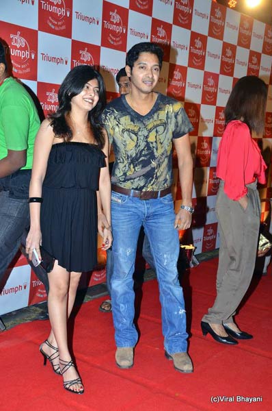 फराह खान के शो में बॉलीवुड सितारे । रैंप पर बिकनी मॉडल्‍स