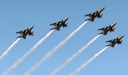 शाहिद ने उड़ाया एफ-16 विमान...| हसीनों की दिलकश अदाएं