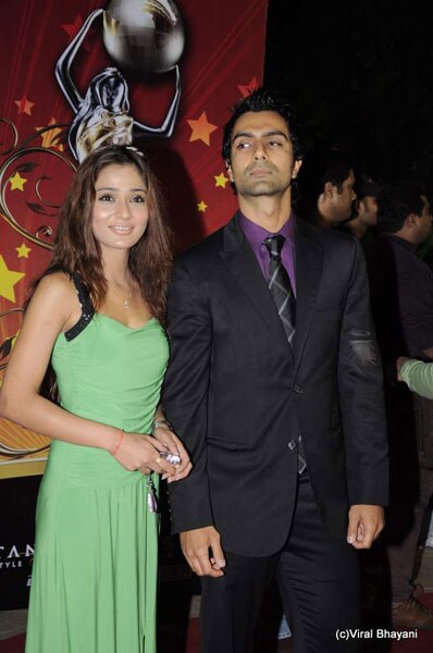 सितारों से सजा बालाजी अवॉर्ड समारोह... | सितारों की मौज