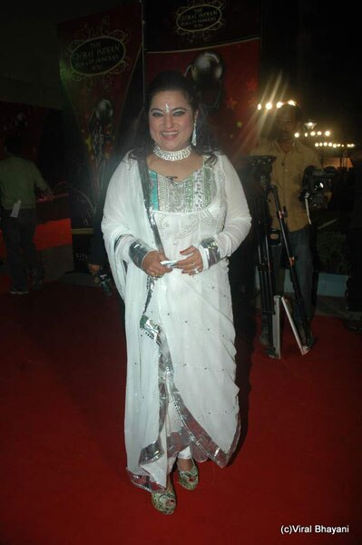 सितारों से सजा बालाजी अवॉर्ड समारोह... | सितारों की मौज