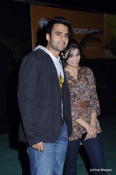 ब्रायन एडम्‍स के कॉन्‍सर्ट में उमड़ा बॉलीवुड | सितारों की मौज