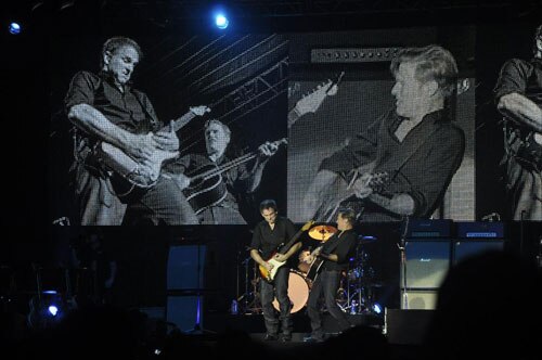 ब्रायन एडम्‍स के कॉन्‍सर्ट में उमड़ा बॉलीवुड | सितारों की मौज