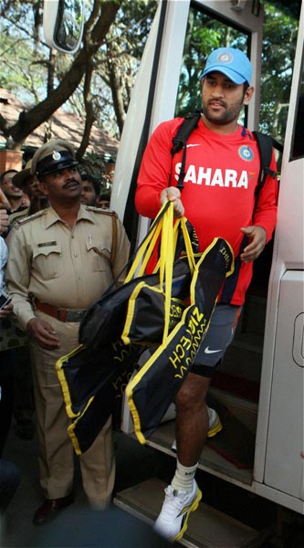 विश्‍वकप के लिए अभ्‍यास करते भारतीय खिलाड़ी...