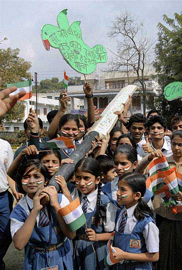 क्रिकेट विश्‍वकप का रंगारंग आगाज...