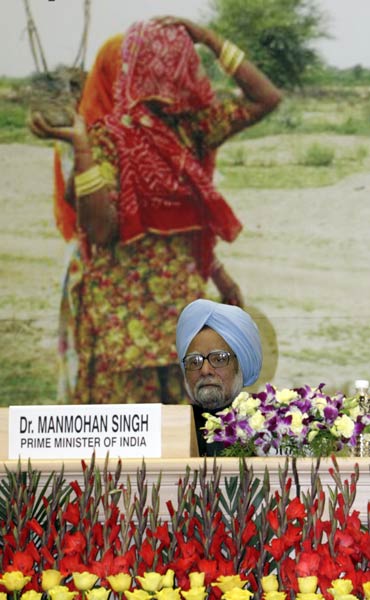 मनरेगा के पांच साल पूरे