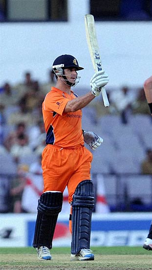 इंग्‍लैंड ने हॉलैंड पर दर्ज की शानदार जीत