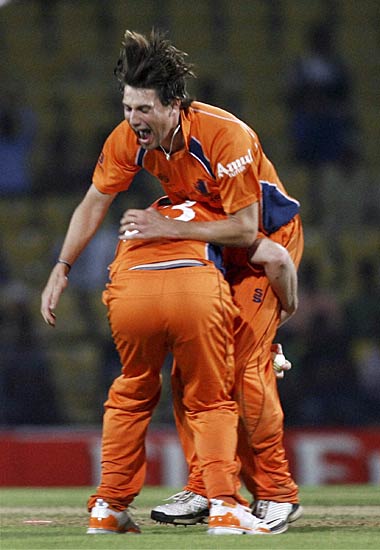 इंग्‍लैंड ने हॉलैंड पर दर्ज की शानदार जीत