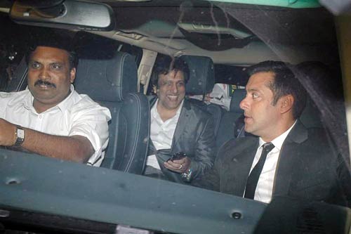 'हम दोनों' के प्रीमियर पर सितारे । सितारों की मस्‍ती