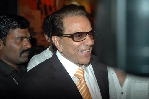 'हम दोनों' के प्रीमियर पर सितारे । सितारों की मस्‍ती