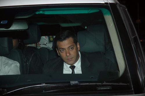 'हम दोनों' के प्रीमियर पर सितारे । सितारों की मस्‍ती