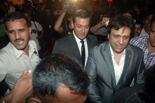 'हम दोनों' के प्रीमियर पर सितारे । सितारों की मस्‍ती