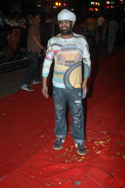 'हम दोनों' के प्रीमियर पर सितारे । सितारों की मस्‍ती