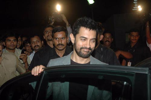 'हम दोनों' के प्रीमियर पर सितारे । सितारों की मस्‍ती