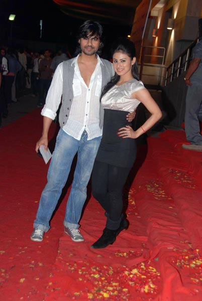 'हम दोनों' के प्रीमियर पर सितारे । सितारों की मस्‍ती