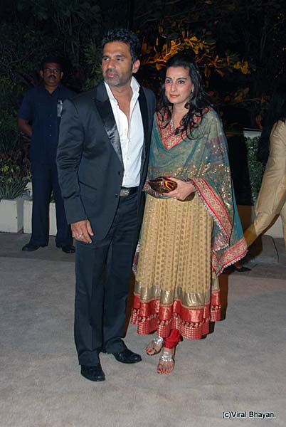 इमरान-अवंतिका की रिसेप्‍शन पार्टी । फराह के शो में सितारे