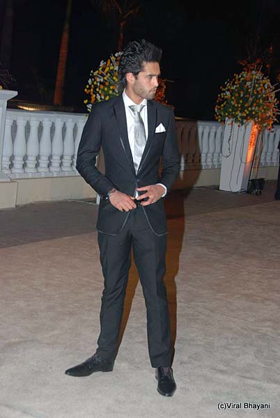 मामू की दावत, सितारों की मौज | गुलजार हुई रिसेप्‍शन पार्टी