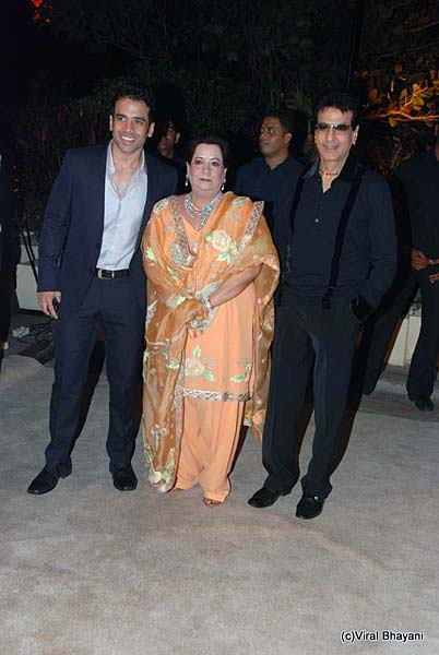 इमरान-अवंतिका की रिसेप्‍शन पार्टी । फराह के शो में सितारे