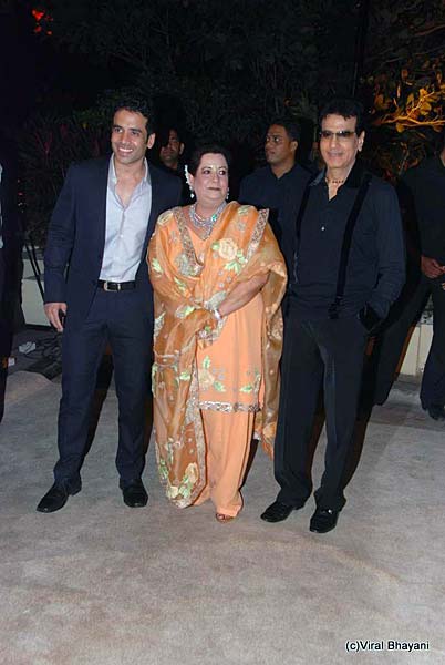 इमरान-अवंतिका की रिसेप्‍शन पार्टी । फराह के शो में सितारे