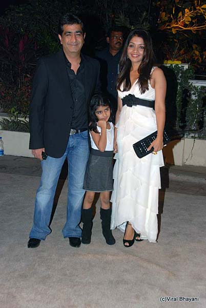 इमरान-अवंतिका की रिसेप्‍शन पार्टी । फराह के शो में सितारे