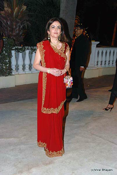 सितारों से गुलजार रिसेप्‍शन पार्टी । फराह के शो में सितारे