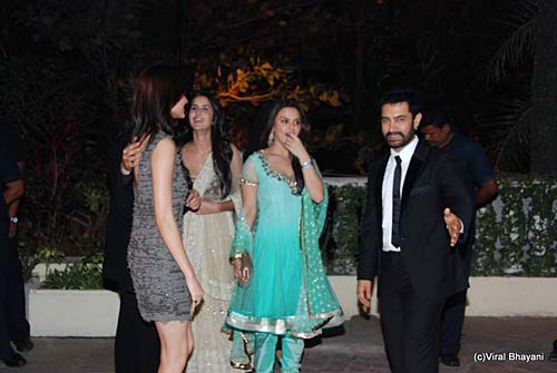 मामू की दावत, सितारों की मौज | गुलजार हुई रिसेप्‍शन पार्टी