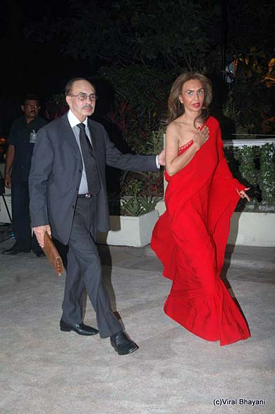 इमरान-अवंतिका की रिसेप्‍शन पार्टी । फराह के शो में सितारे