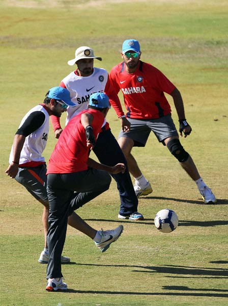 विश्‍वकप के लिए अभ्‍यास करते भारतीय खिलाड़ी...