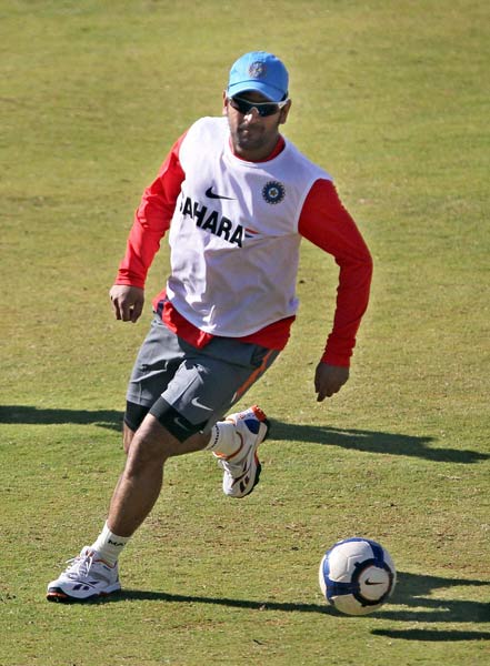 विश्‍वकप के लिए अभ्‍यास करते भारतीय खिलाड़ी...