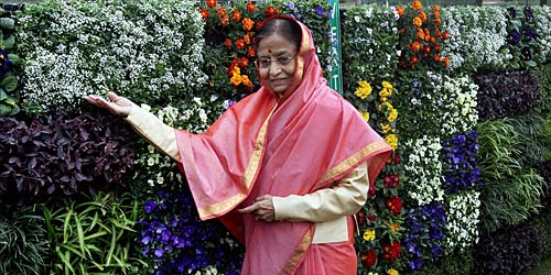 मुगल गार्डन की छटा है निराली | पढ़ें