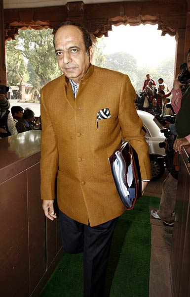 संसद में 2011-11 का आर्थिक सर्वेक्षण पेश