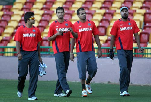 विश्‍वकप के लिए अभ्‍यास करते भारतीय खिलाड़ी...