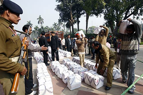 पेश हुआ ममता का रेल बजट