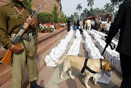 पेश हुआ ममता का रेल बजट