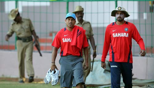 विश्‍वकप के लिए अभ्‍यास करते भारतीय खिलाड़ी...