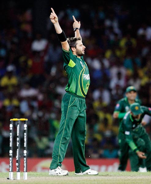 पाक ने श्रीलंका को दी पटखनी...