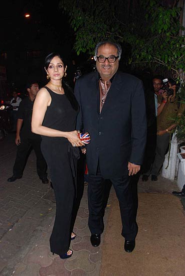 शाहिद कपूर की बर्थडे पार्टी में सितारे । सितारों की मस्‍ती