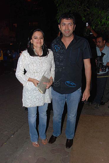 शाहिद कपूर की बर्थडे पार्टी में सितारे । सितारों की मस्‍ती