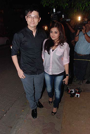 शाहिद कपूर की बर्थडे पार्टी में सितारे । सितारों की मस्‍ती