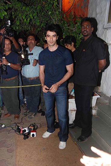 शाहिद कपूर की बर्थडे पार्टी में सितारे । सितारों की मस्‍ती