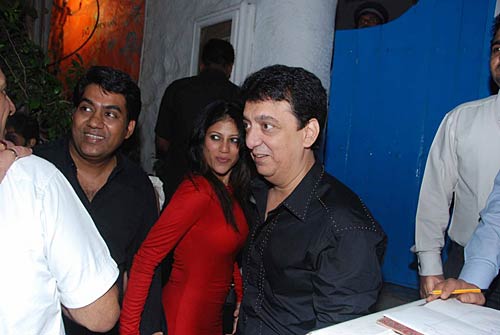 शाहिद कपूर की बर्थडे पार्टी में सितारे । सितारों की मस्‍ती