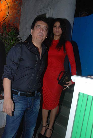 शाहिद कपूर की बर्थडे पार्टी में सितारे । सितारों की मस्‍ती