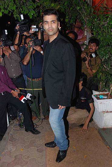 शाहिद कपूर की बर्थडे पार्टी में सितारे । सितारों की मस्‍ती