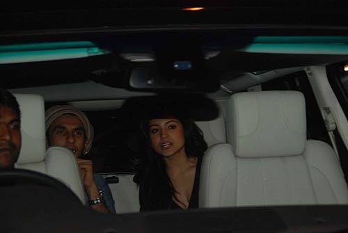 शाहिद कपूर की बर्थडे पार्टी में सितारे । सितारों की मस्‍ती