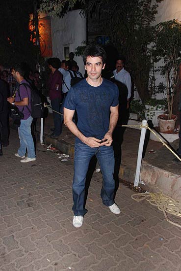 शाहिद कपूर की बर्थडे पार्टी में सितारे । सितारों की मस्‍ती