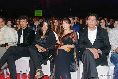 स्‍टारडस्‍ट अवार्ड में सितारे । सितारों की मस्‍ती