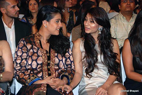 स्‍टारडस्‍ट अवार्ड में सितारे । सितारों की मस्‍ती