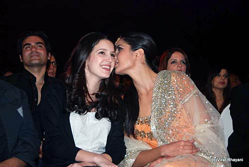 स्‍टारडस्‍ट अवार्ड में सितारे । सितारों की मस्‍ती